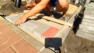 Укладка тротуарной плитки