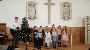 Снежинки тихо падают на землю | участие детей воскресной школы | христианская песня