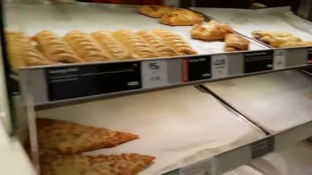 Фаст фуд в Лондоне, закусочная Греггс (Greggs), бутерброды, цены. смотреть онлайн