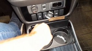 Полочка на торпеде и подстаканник - Mitsubishi Outlander 2023