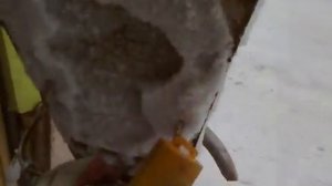 задвижка для выдачи бетона из  бадьи своими руками