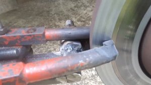 Собственно ръчно престъргване на спирачен диск на Ауди 80 Б4