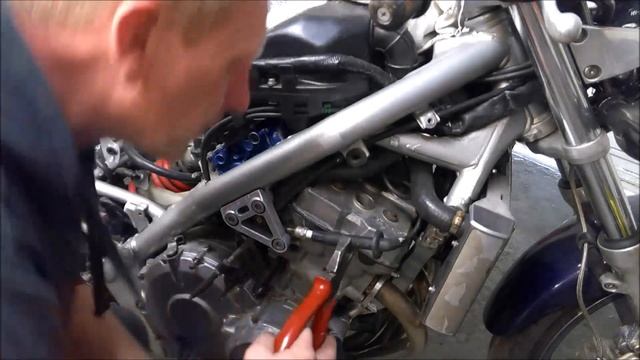 Honda CB-1 (NC27) Starting problems part 1 смотреть онлайн