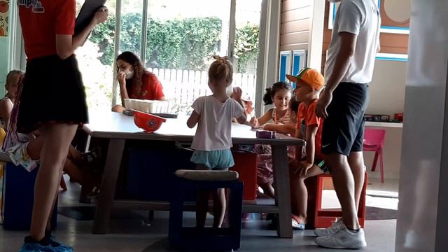 Унылый детский бир понг без выпивки - Дневник начинающего отца смотреть онлайн