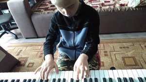 Гиллок "Гавот. Мюзетт" — исполняет Егор Сатаев.