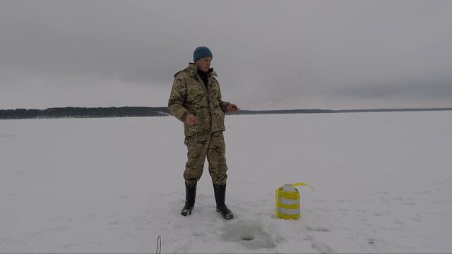 Как насадить крупного живца на жерлицу и избежать ложных сработок Лайфхаки Советы Секреты смотреть онлайн