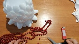Поделка из пластиковых ложек посвящённая дню матери "Ночник - Лотос"