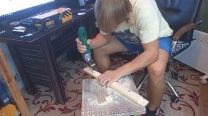вырезаем отверстие реноватором