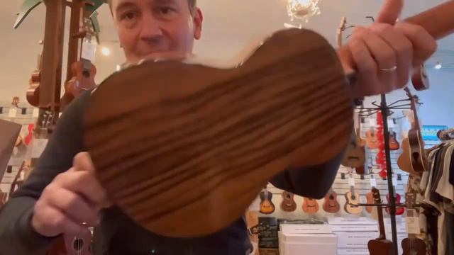 Flight Phantom Tenor Electric Ukulele Demo/Review at Aloha City Ukes смотреть онлайн