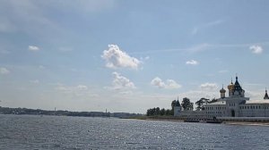 Теплоход Москва 52.Прогулка по Волге в Костроме.