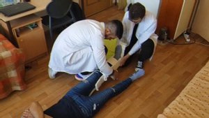 Наложение лестничных шин при переломе голени