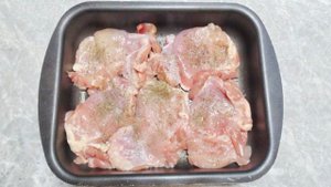 Куриные бедра с грибами и сыром в духовке