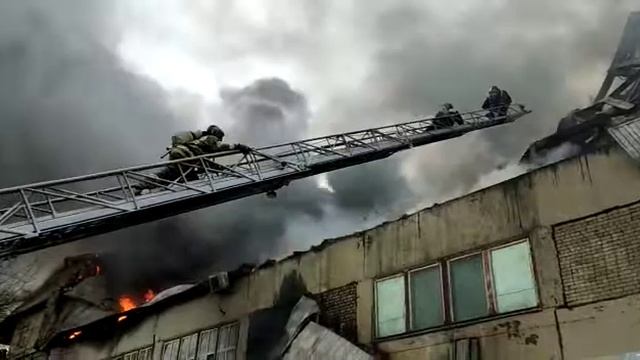 Пожар в типографии в Саратове смотреть онлайн