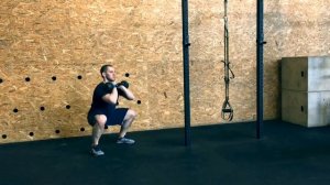 Фронтальные приседания с гирями