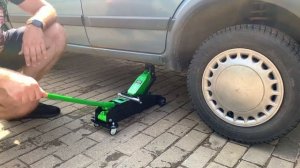 Домкрат подкатной гидравлический AT43228 2,5 т