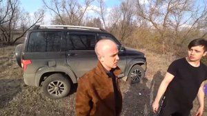 Видео из telegram Макса Ващенко. Вернул свой порше. Разбили стекло в машине. Разборки в лесу.