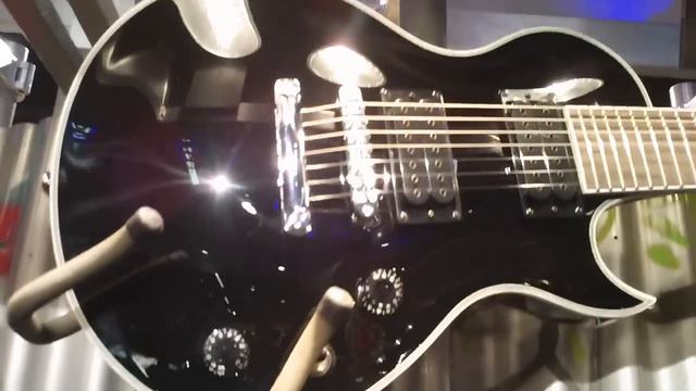 NAMM 2011: New Ibanez Guitars смотреть онлайн