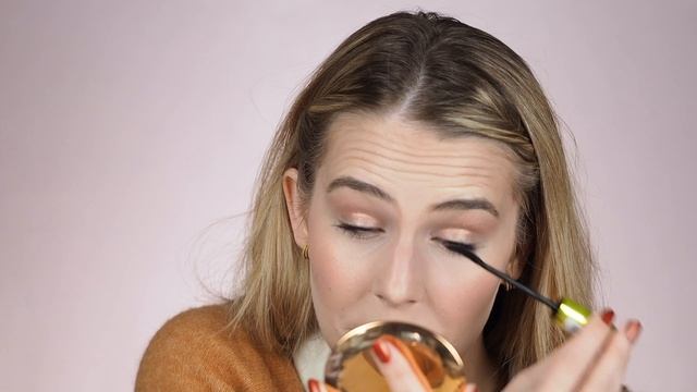 NEW Lash like a boss mascara VS the old one (ESSENCE) - Moody Eye Makeup смотреть онлайн