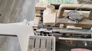 Установка и принцы работы четырёхцветник (сменщика) Silver reed AC-5