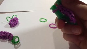 Баклажан - плетение из резинок на рогатке. Aubergine Rainbow Loom Bands