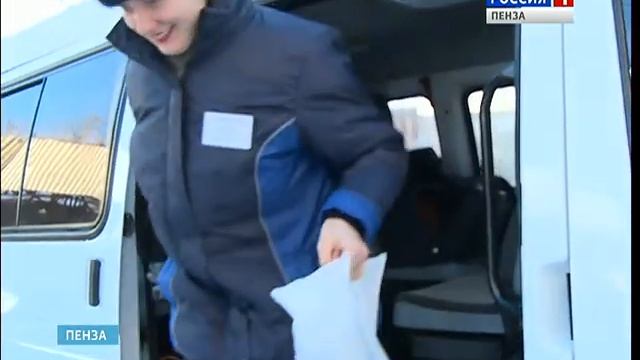 Пензенским бомжам раздали продукты и теплую одежду смотреть онлайн