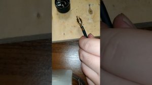 Пайка штекера RCA и кабеля, с проверкой на замыкание