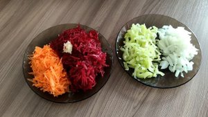 Борщ со свекольной ботвой