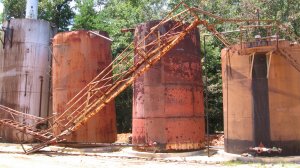 Взрыв опорожнённого резервуара на добывающем предприятии