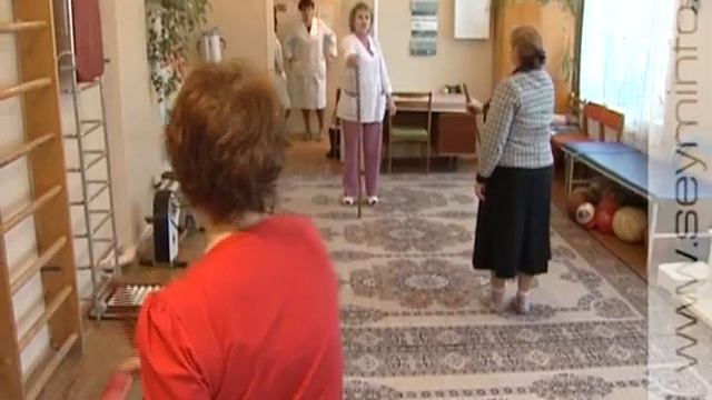 Пожилые люди проходят диспансеризацию смотреть онлайн