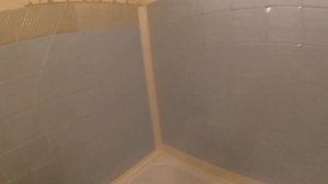 Альтернатива самоклеящийся ленте для ванн. Слабый ремонт ванной комнаты.