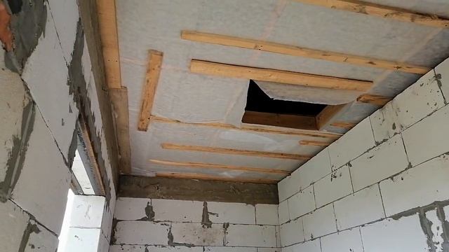 Дом внутри ужас, несущие стены в 15 см, вы серьёзно_ Арболит борода в шоке от домов на продажу..
