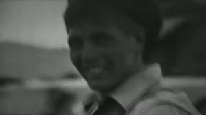 Мы вышли между арок Хайратона...