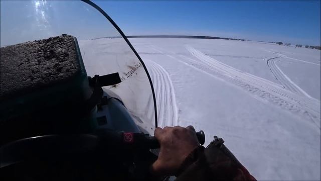 Сжёг склизы на снегоходе тайга варяг 550.Съёздили на рыбалку на море смотреть онлайн