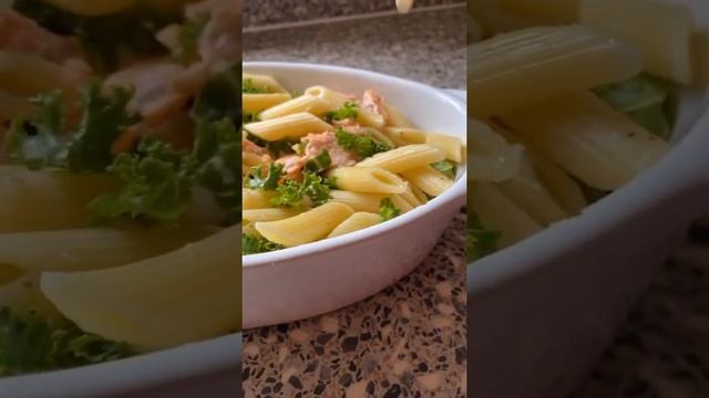 Пенне с лососем и кейлом, запечённые в духовке смотреть онлайн