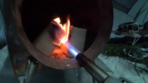 Одиночный поход с горячей палаткой в сильный ветер и снег.