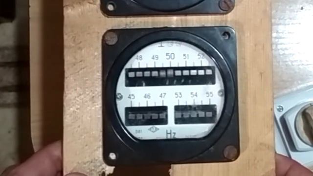 Частотомер В81. Советский вибрационный частотомер