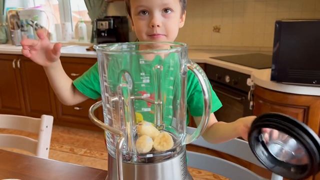 Коктейль Бар от Мартина и Оливии
#готовимдома #дети #коктейль #кулинария #food #еда #smoothie смотреть онлайн