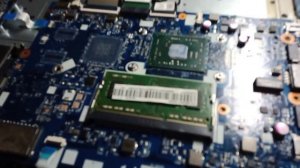 Замена термопасты на ноутбуке Lenovo.