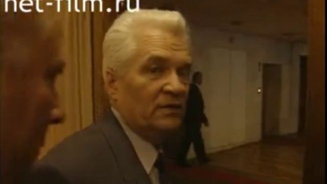 За что боролись. (По Рязанке едут танки.)