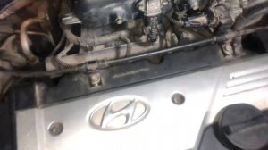 Забит маслоотделитель выдавило прокладку клапанной крышки и дёргается автомобиль Hyundai Accent