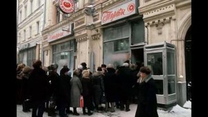 Назад в СССР.Советские ужасы_ очередь к Ленину, за колбасой и водкой.mp4. Подписка и лайк продвигают
