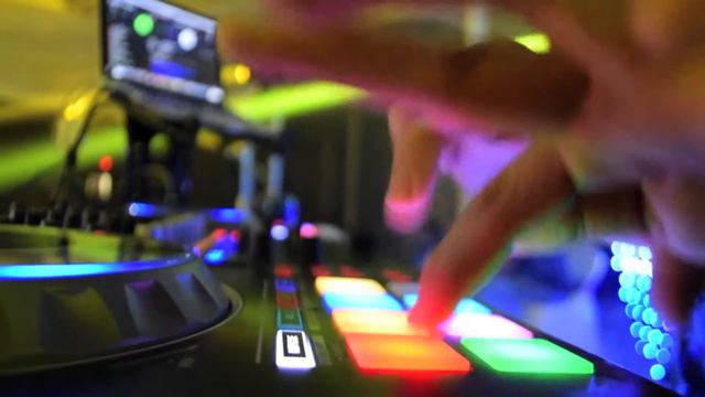 Dj Lazy Boi mixing on Pioneer DDJ-SZ смотреть онлайн