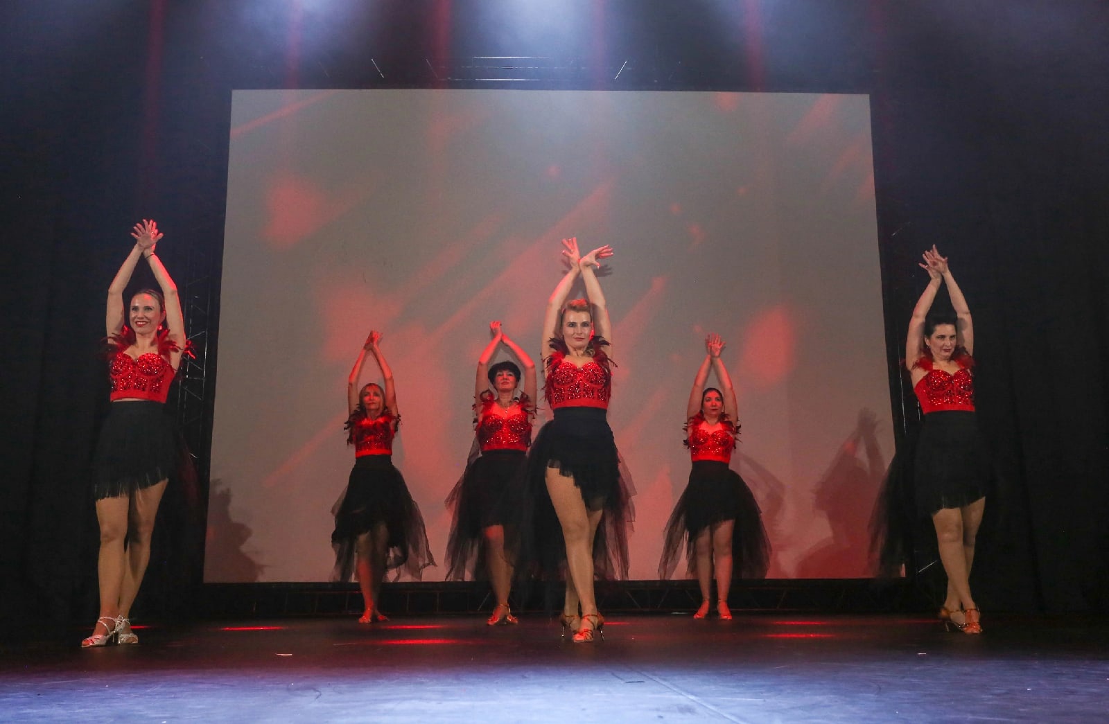 Танец "Красное и чёрное". смотреть онлайн