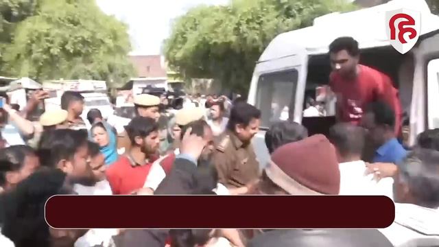 Budaun Murder Case: Postmortem के बाद बच्चों के शव घर पहुंचे, लड़खड़ा गए पिता, मां की हालत खराब