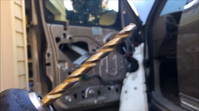 Replace The Window Regulator in Your 1997-2002 F150/Expedition смотреть онлайн