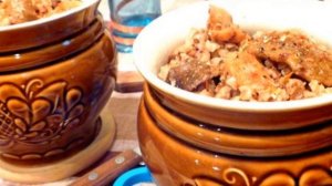 Гречка по-купечески в горшочках.