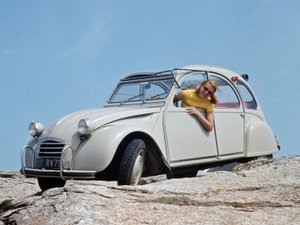 Двое и мешок картошки - Citroen 2 CV.