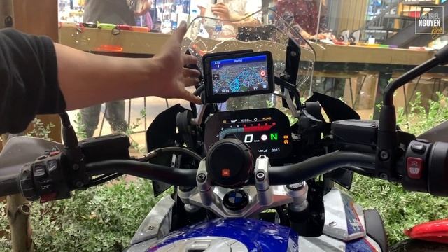 Loa JBL WIND gắn xe mô tô BMW R 1250 GS: Trải nghiệm nghe nhạc đường phố và nghe bản đồ hướng dẫn смотреть онлайн
