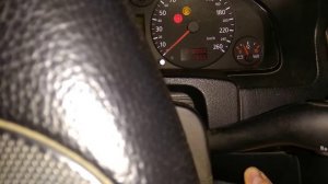 Как запустить предварительную накачку бензина до прокручивания стартера Audi A6 C5
