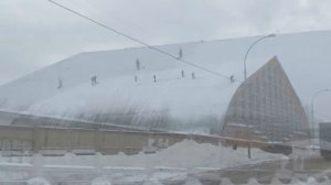 Чистка кровель от снега в Москве